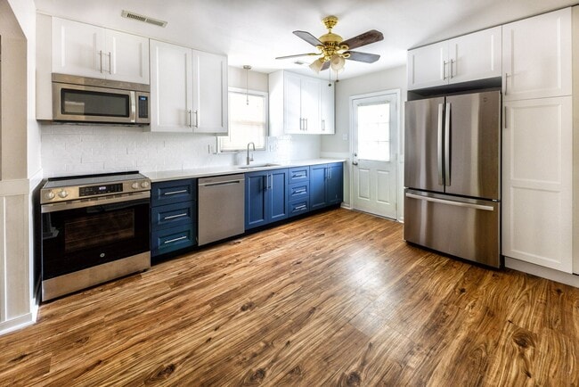 Photo - 4 Bedroom Home in North Chesterfield ***Available NOW***