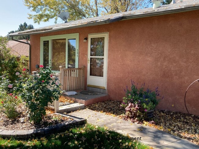 Photo - Charming 3 Bedroom 2 Bath Home in Aztec