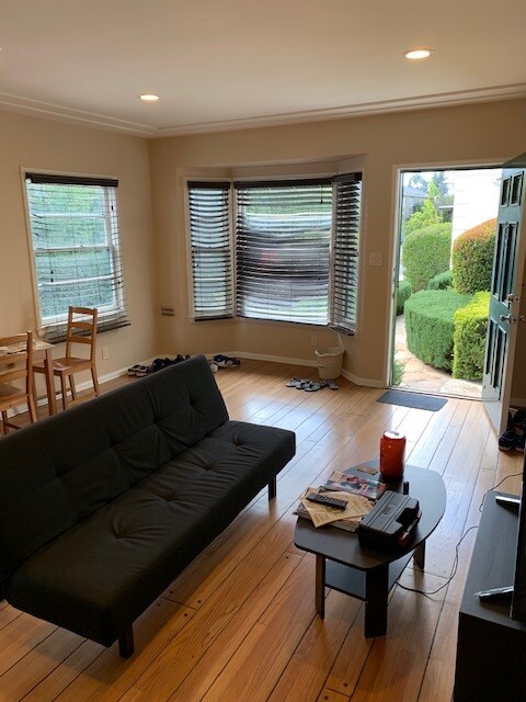 626-628 Midvale Ave