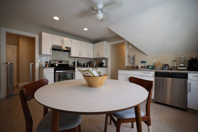 Building Photo - 28 Walden St Unit 3