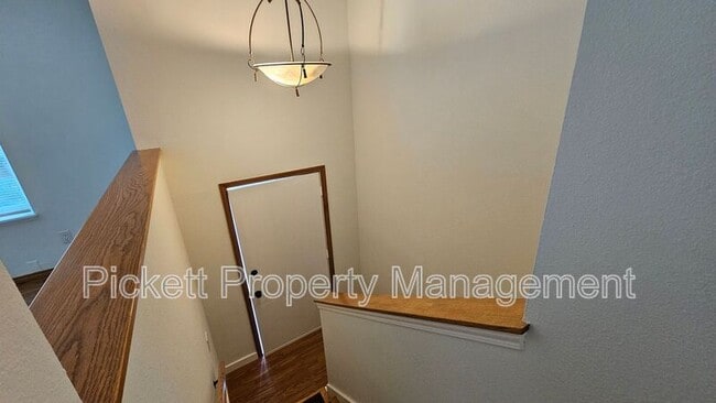 Photo - 1155 Silverleaf Ct E