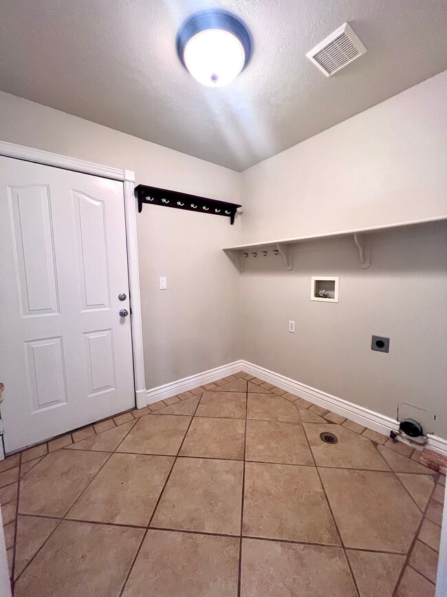 Photo - 2526 Dalton Dr