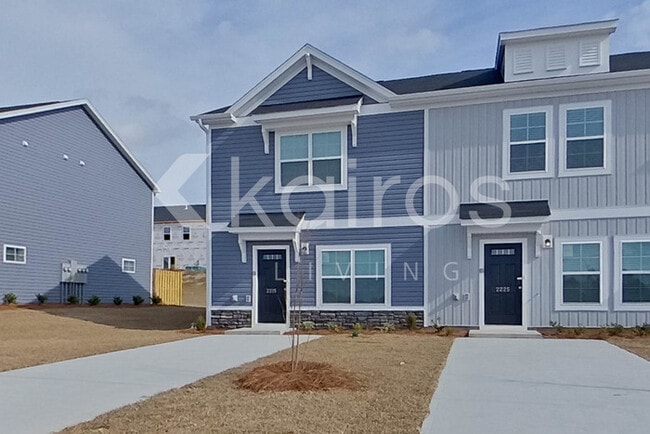 Photo - 2215 Banyon Cir