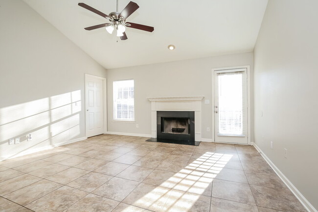 Photo - 312 Sarna Dr