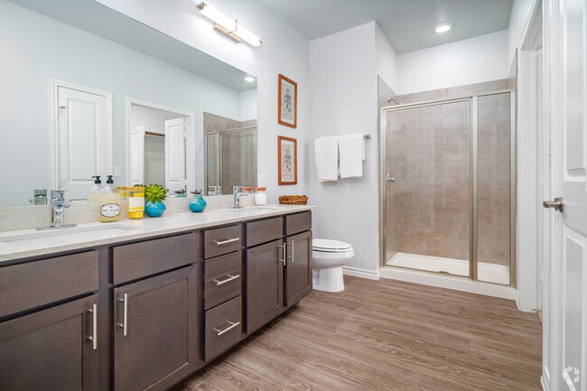 1BR, 1BA - 750SF - Bathroom