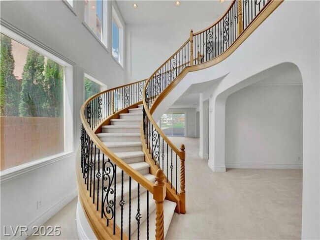 Photo - golf view, balcony , 5 bed room plus den and loft