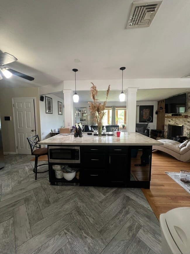 Photo - 323 Shingle Hill Rd