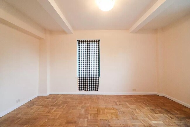 Photo - 5 Metropolitan Oval