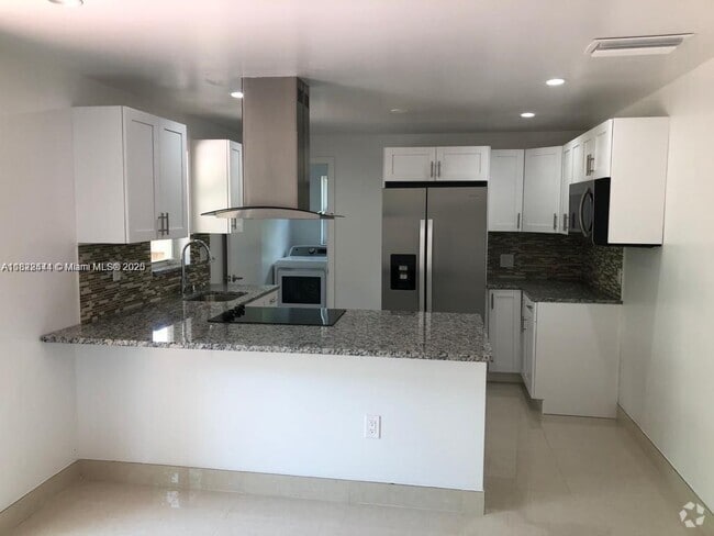 Building Photo - 1121 SW 24th Ave Rental