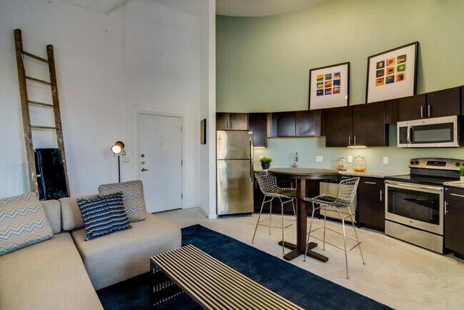 Photo - 1011 S Frio St Unidad b6