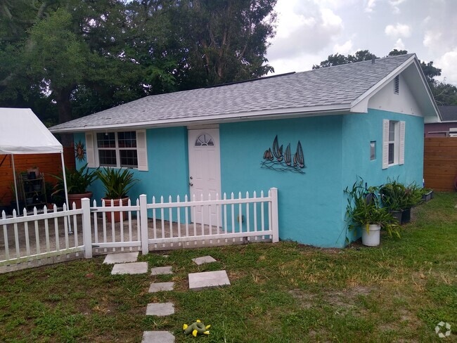 Building Photo - 9328 N Ashley St Rental