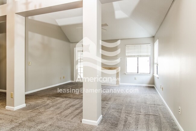 Photo - 220 Risdon Way