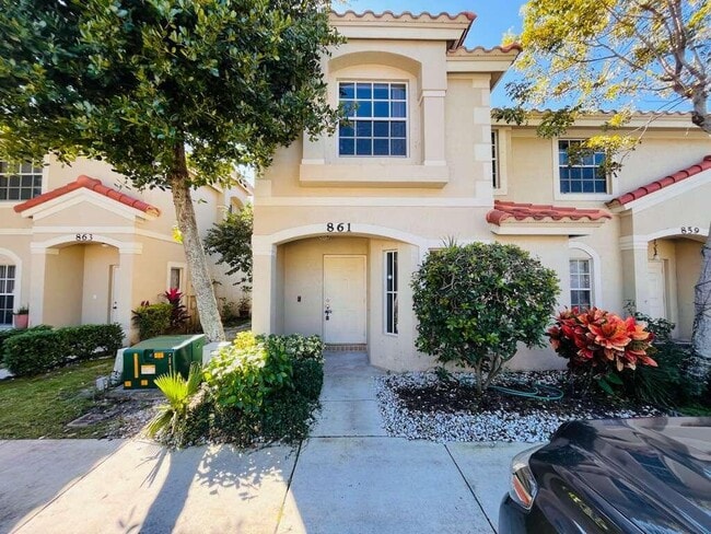 Building Photo - 861 Summit Lake Dr