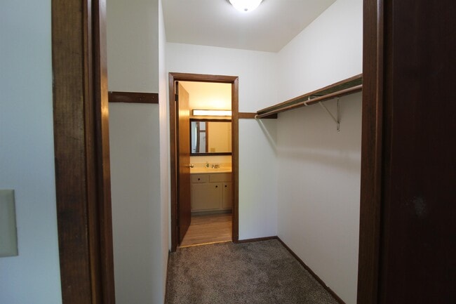 Photo - 7641 N 60th St