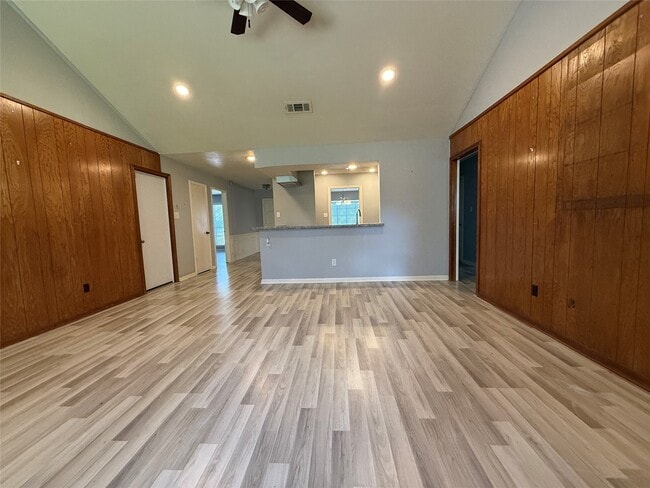 Photo - 422 Gamewood Dr