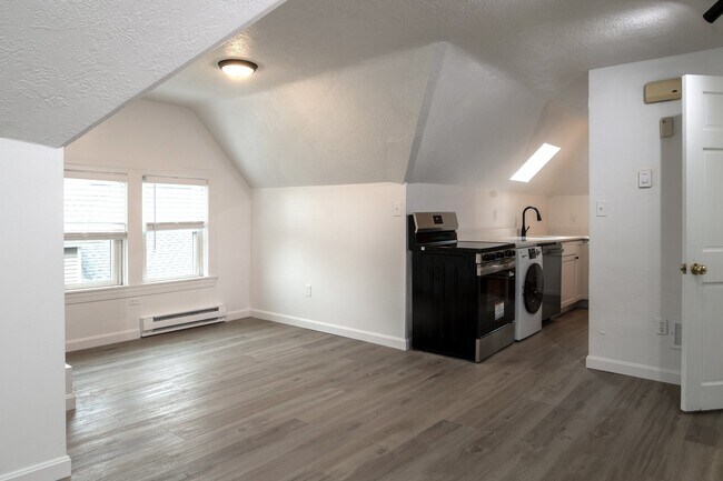 Photo - 5 Stoneland Rd Unit 3rd Floor Loft