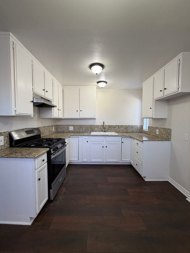 Building Photo - 1125 E Ventura St Unit B