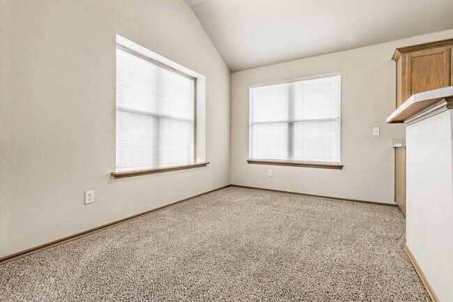 Photo - 2209 SW 137th Pl