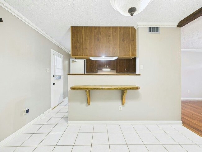 Photo - 102 Thompson Loop