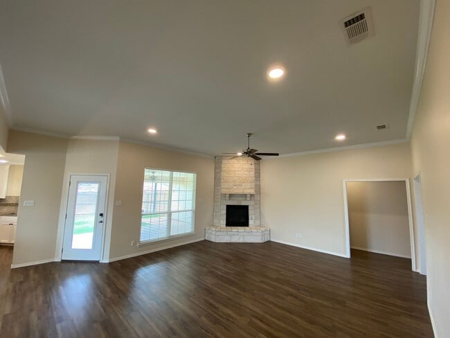 Photo - 5002 Scarlet Oak Dr