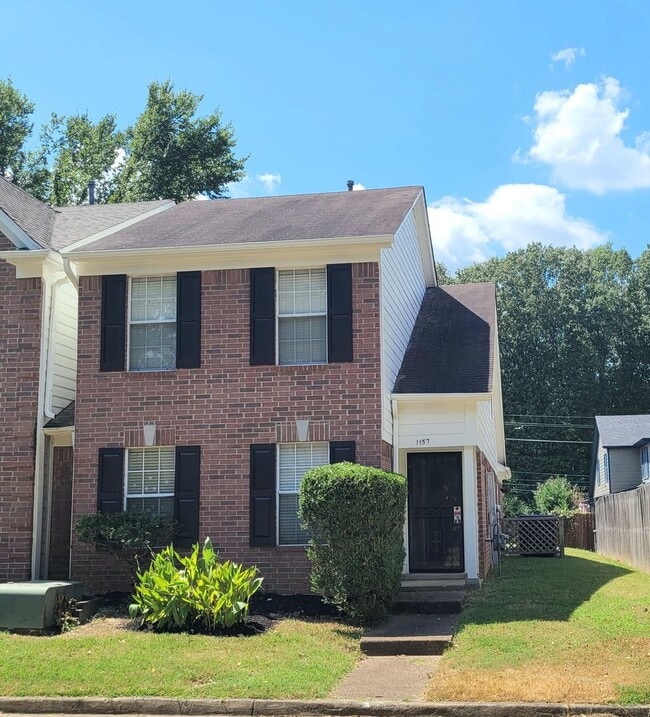 Building Photo - COMING SOON !Beautiful town house in Colli...