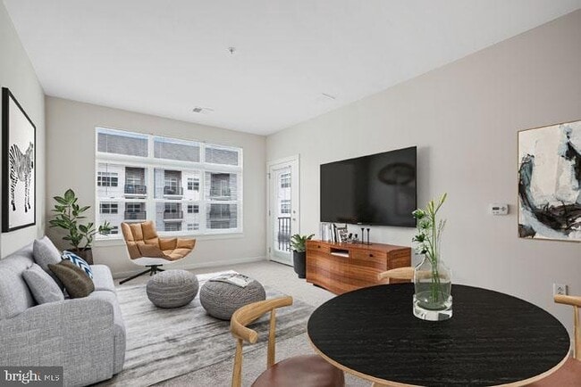 Building Photo - 131 Bridge St Unit 2B-1-1203 Rental