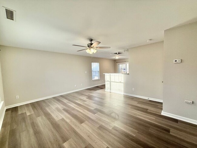 Photo - 3817 Satinleaf Dr