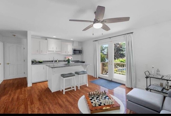 Building Photo - 2 Field Rd