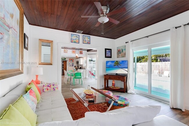 Photo - 212 SW 1st Ave