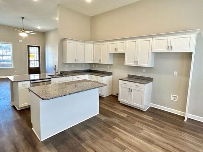 Photo - Now Leasing a 5-Bedroom 3 Bath Home in Hor...