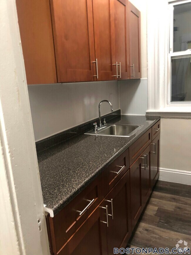Building Photo - 1171 Boylston St Rental