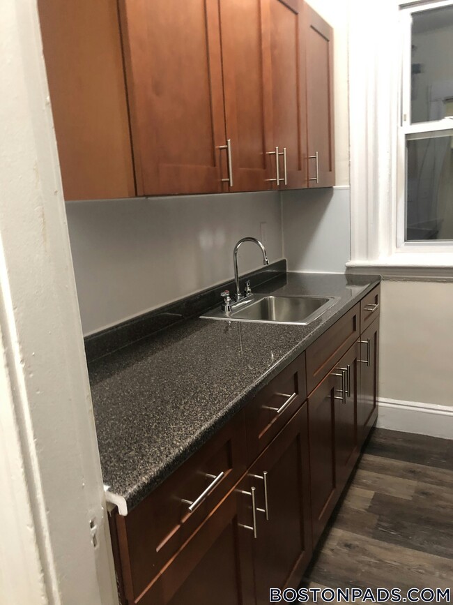 Building Photo - 1171 Boylston St Rental