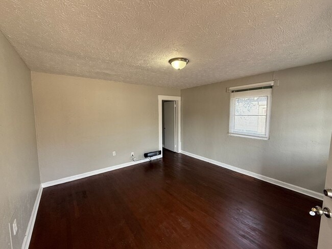 Photo - *AVAILABLE NOW - Total Electric* 1 Bedroom / 1 Bathroom Duplex for Rent in Midtown Columbus, GA***