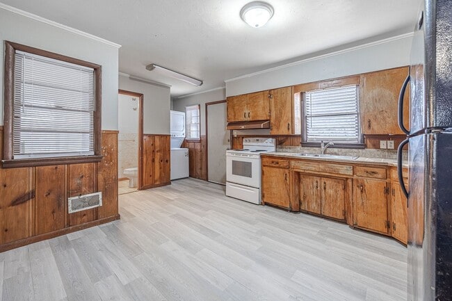 Photo - 1816 Greenwood-NOW PRE-LEASING!