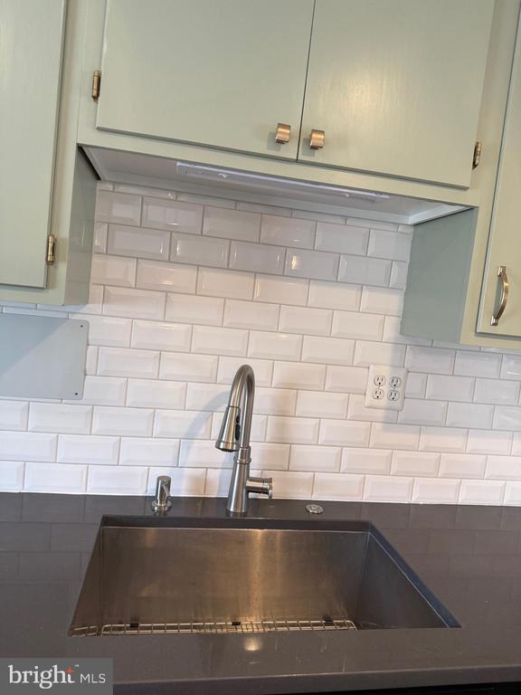 Photo - 5079 Macnamara Dr