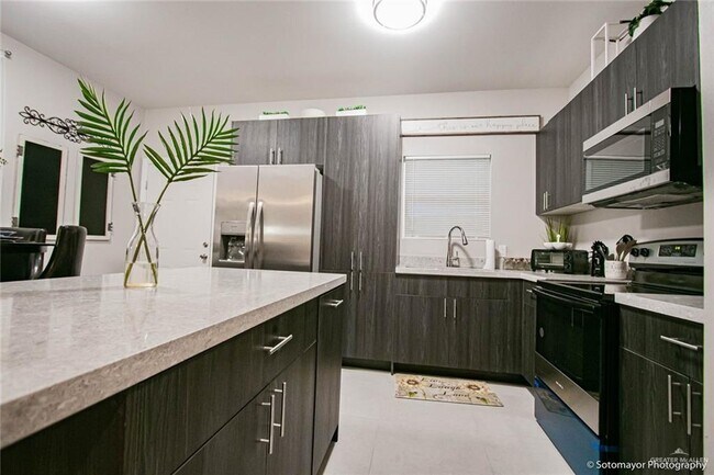 Photo - 15 Swallow Ave Unit 2