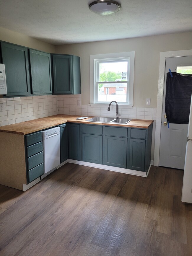 Photo - 514 Longfield Ave
