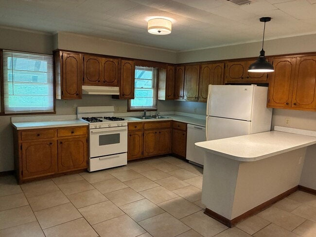 Photo - 878 Leeville Rd