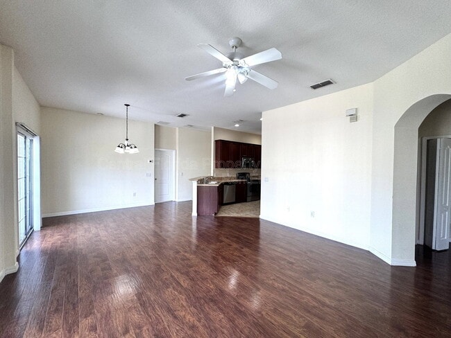 Photo - 1985 Estancia Cir