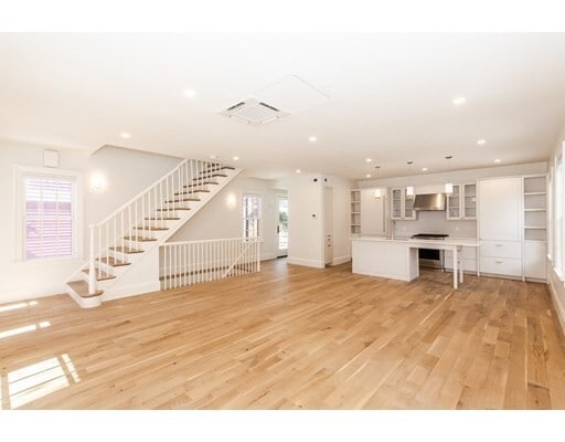 Photo - 229 Concord Ave Unidad 229