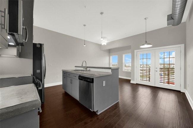 Building Photo - 1011 Studemont St Unit 306 Rental
