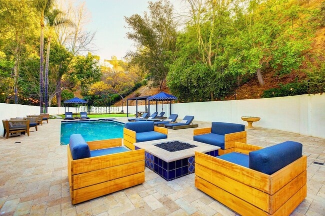 Photo - Fully Furnished Luxurious Spanish Mediterranean Villa in Hollywood Hills: 4-Bedroom, 2.5-Bath Ret...
