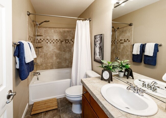 Photo - Fully Furnished Downtown 2 Bed, 4 Bath Executive Townhouse