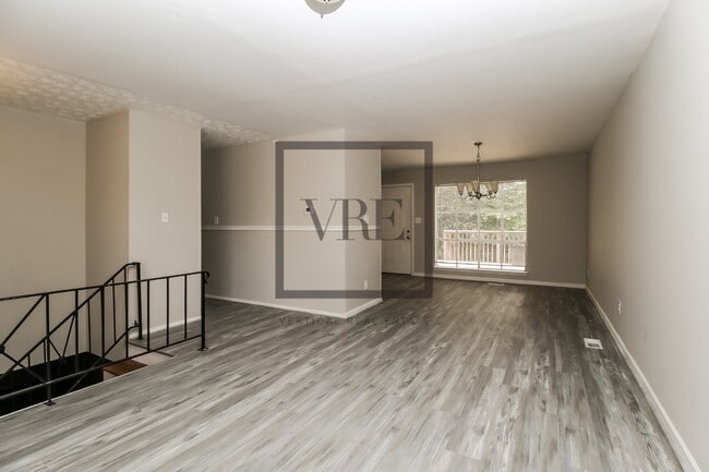 1490 Sunset Way