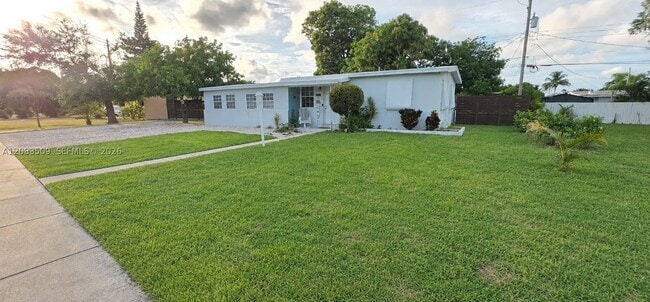 Photo - 1533 NE 48th St