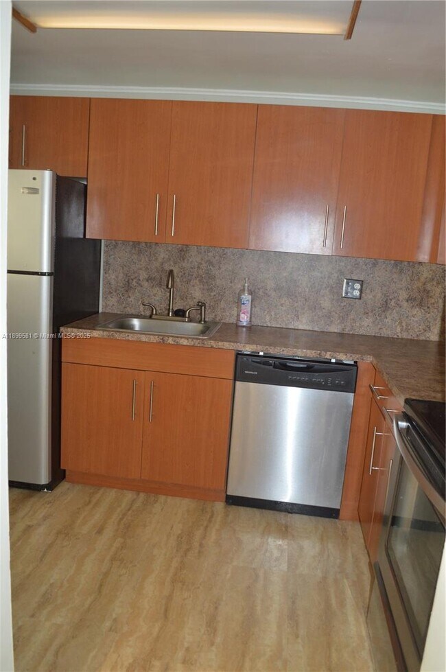 Photo - 303 Racquet Club Rd Unit 113