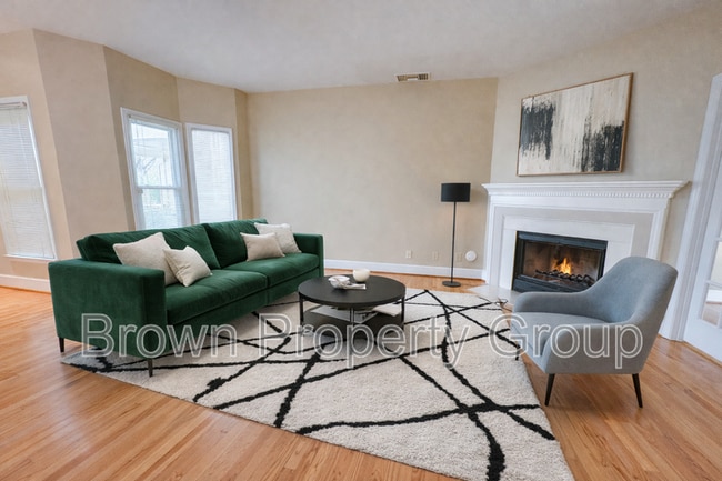 Photo - 741 Victorian Pl