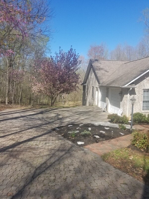 Photo - 601 Indian Trail Rd