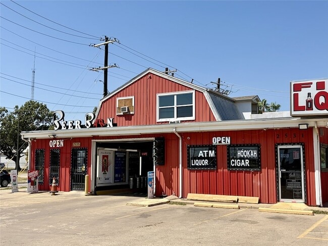 Building Photo - 2539 W Prairie St