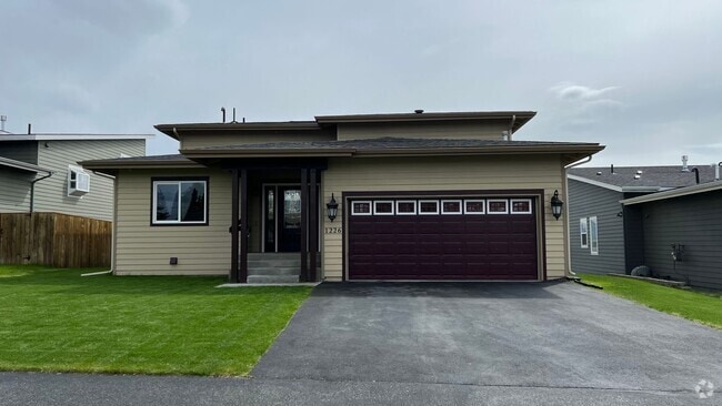 Building Photo - Meticulously well kept 3 bed, 3.5 bath Gov... Rental